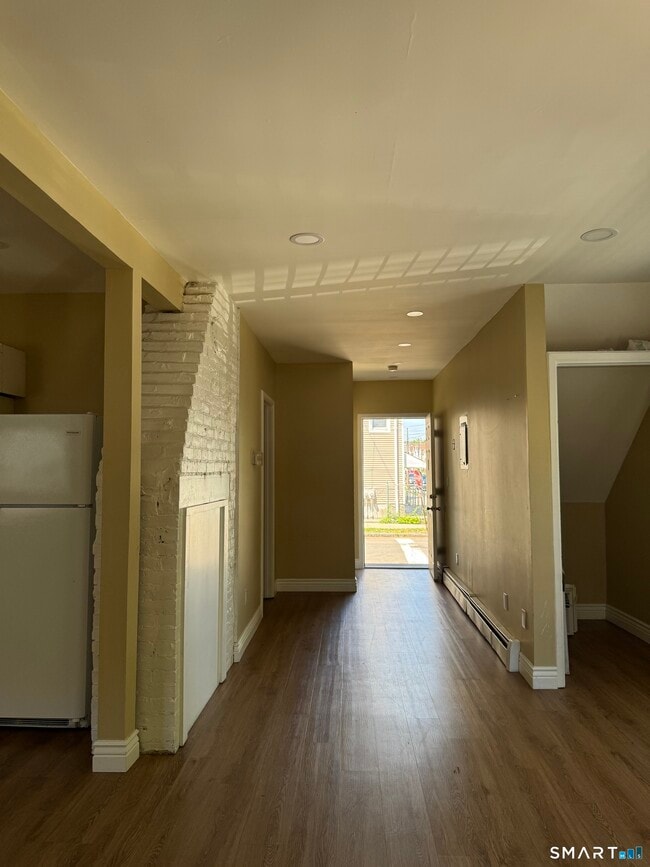 Building Photo - 156 Wolcott St