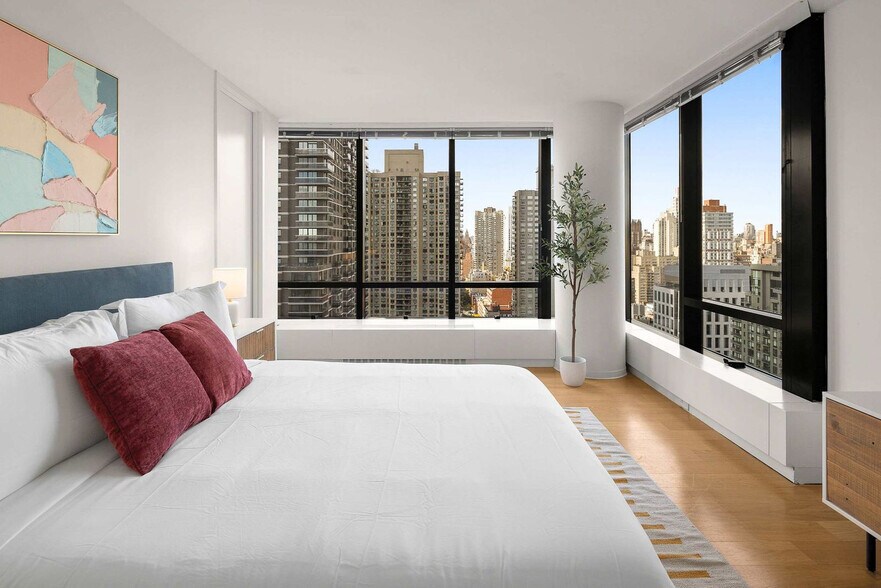 Building Photo - 525 E 72nd St