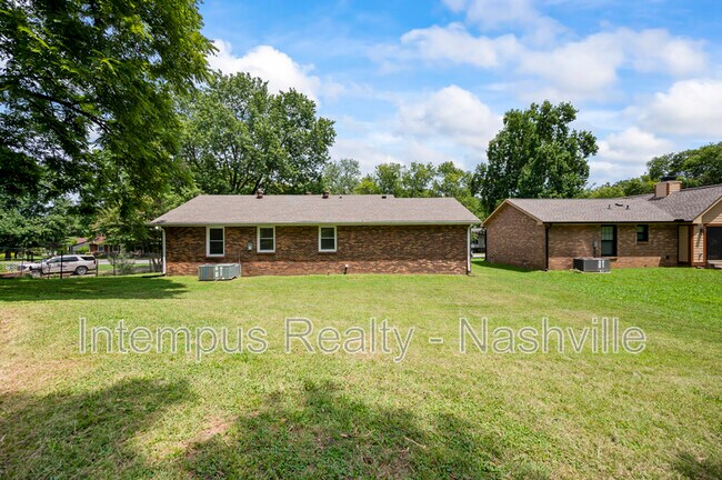 Building Photo - 804 Norwalk Dr