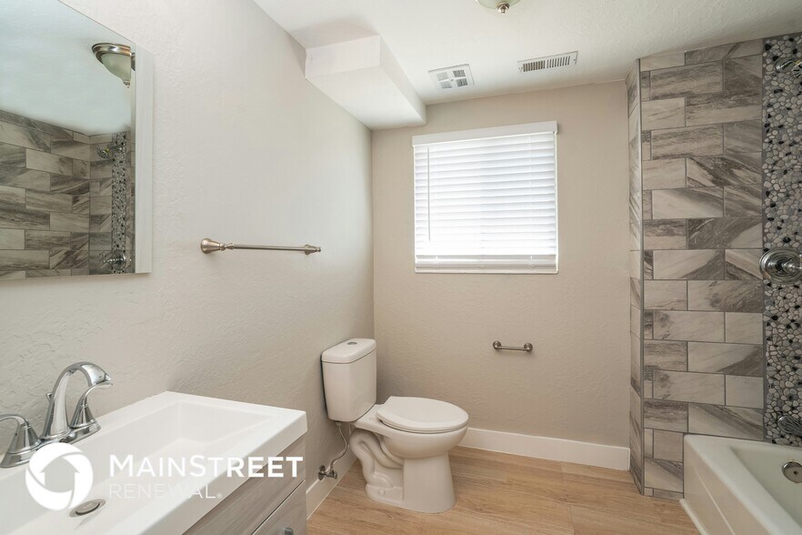 Building Photo - 1980 S 200 E