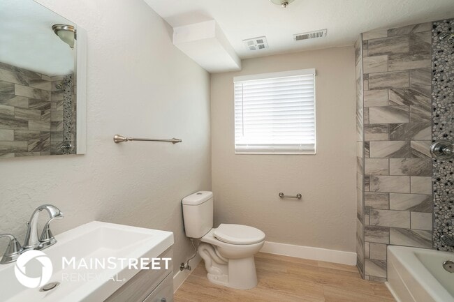 Building Photo - 1980 S 200 E