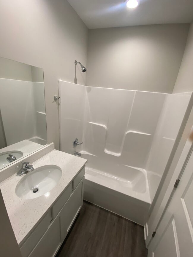 Building Photo - 12136 W Fontana St