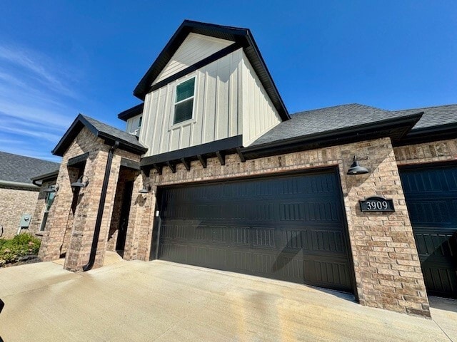 Building Photo - 3909 SW Pecan Cir