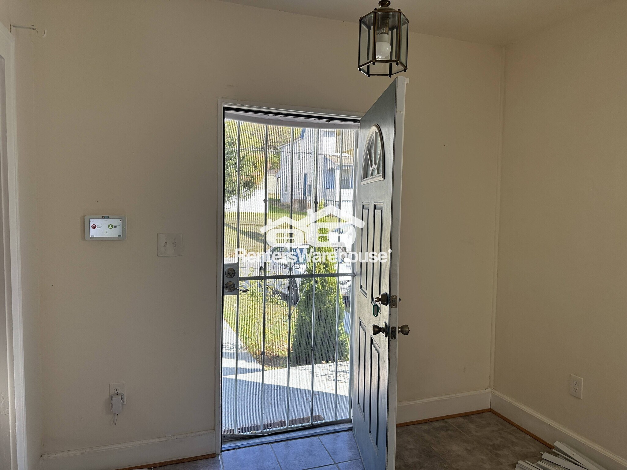 Building Photo - 3703 Parkside Dr