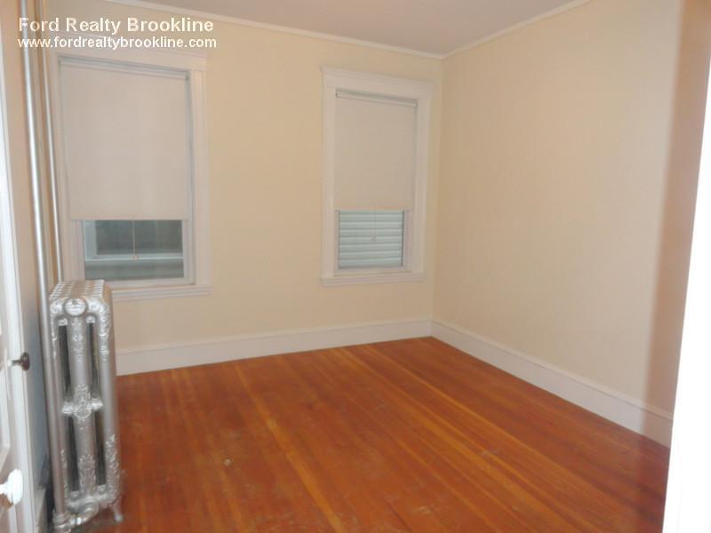 Building Photo - 102 Franklin St