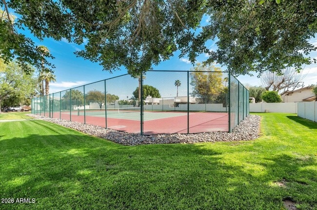 Building Photo - 3029 W Sierra St