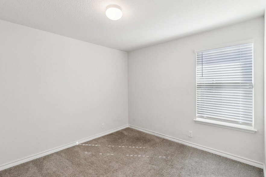 Building Photo - 13003 Minuet Sway