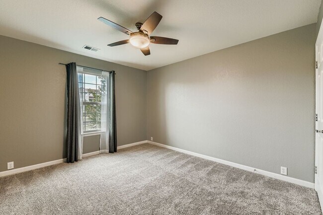 Building Photo - Beautiful 5 Bedroom Home for Rent in Anthem Community