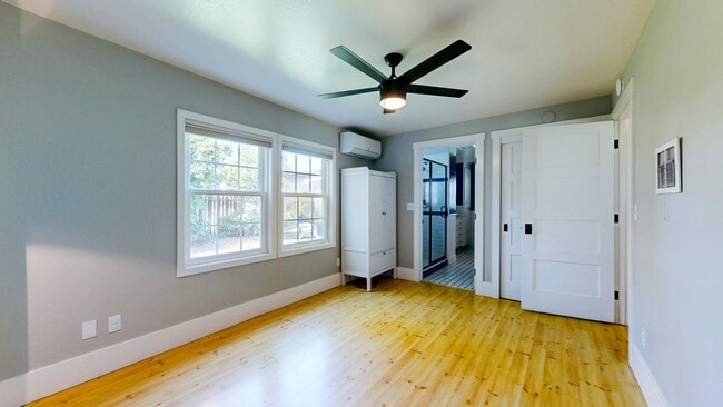Building Photo - Country Charm Meets Vineyard Views! Two Be...