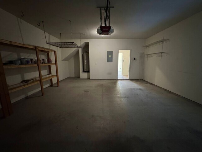 Building Photo - 217 Tepee Dr