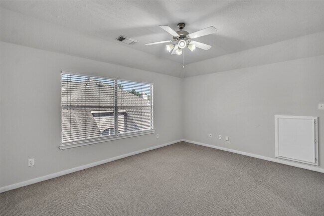 Building Photo - 17426 Memorial Blossom Dr