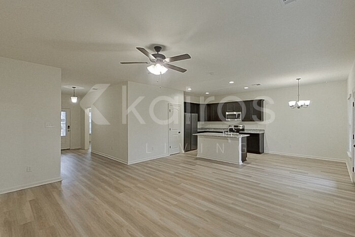 Building Photo - 123 Salvat Dr