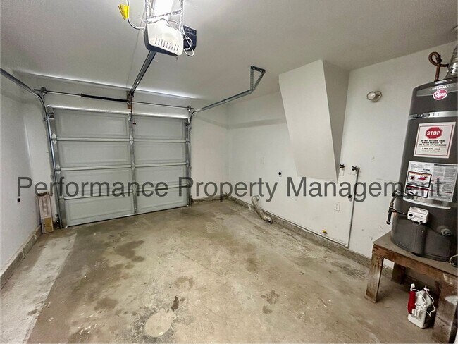 Building Photo - Charming 3 Bed/2 Bath Remodeled Home in Sh...