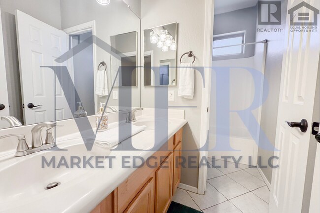 Building Photo - 3Bed/2.5Bath Home at Guadalupe/Crismon Rd! $399 MOVE-IN SPECIAL! Ready for Immediate Move-In!