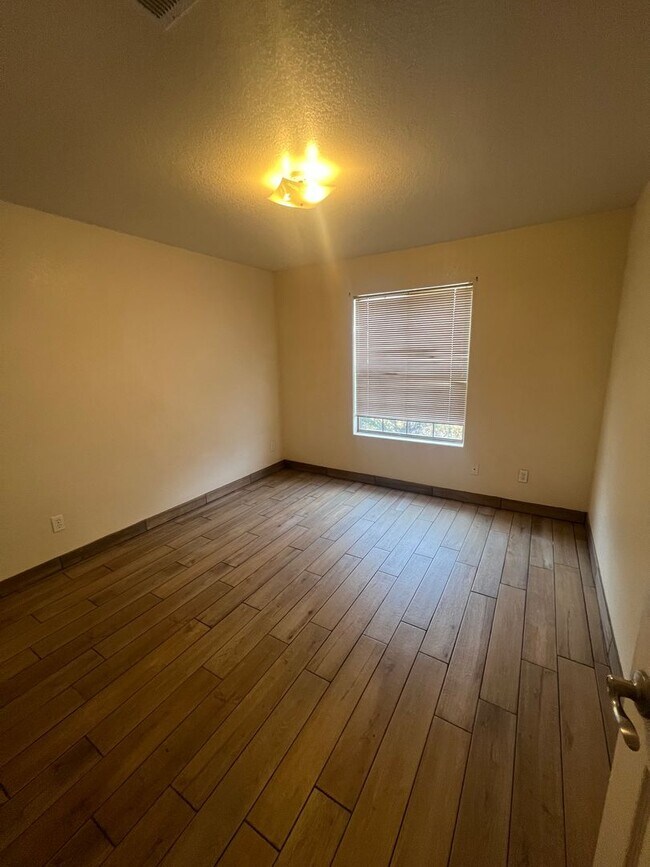 Building Photo - Cute 2 bedroom/2 Bath Home in Los Colinas