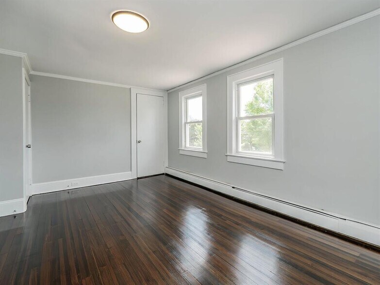 Building Photo - 33 Avenue B