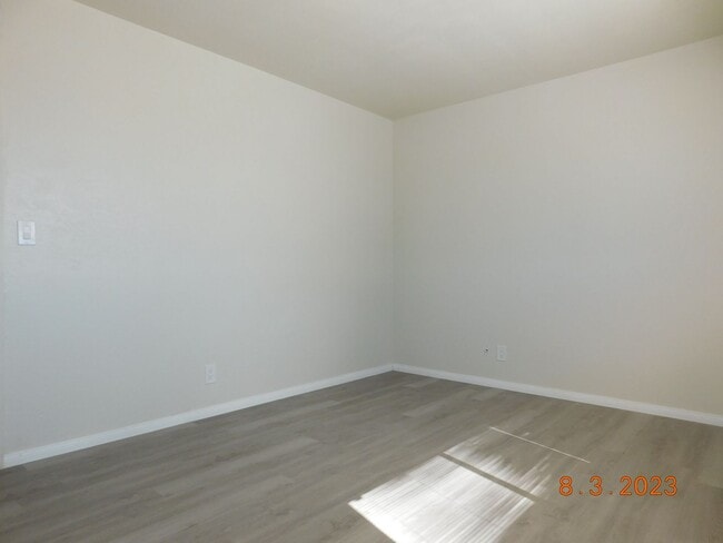 Building Photo - 135 S Norma St