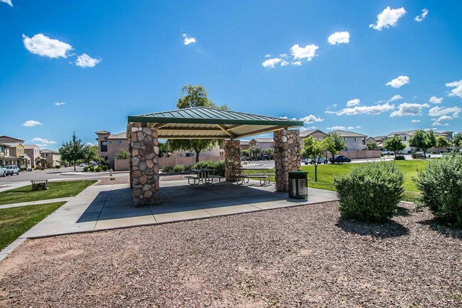 Building Photo - 3Br Home $1799 59th Ave/Broadway