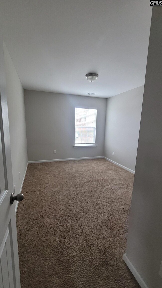 Building Photo - 601 Teaberry Dr