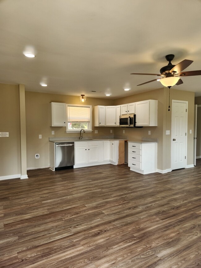 Building Photo - 20865 US-11