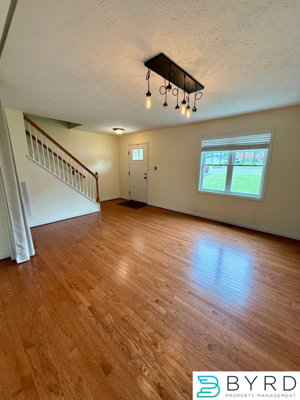 Building Photo - 1013 Sycamore Crest Dr