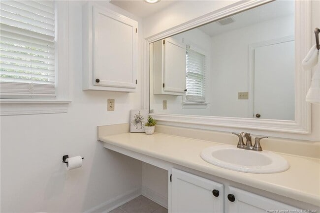 Building Photo - 5500 Fortunes Ridge Dr