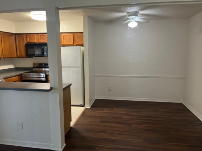 Building Photo - 2917 Antique Oaks Cir