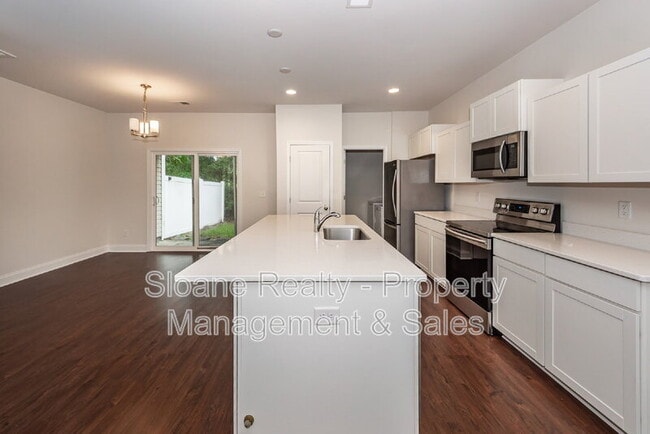 Building Photo - 7787 Montview Rd