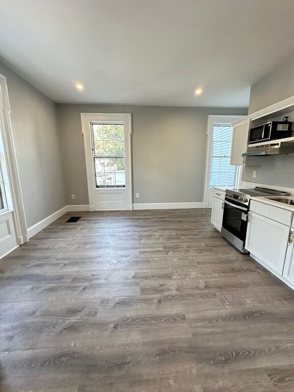 Primary Photo - 6 Monroe St