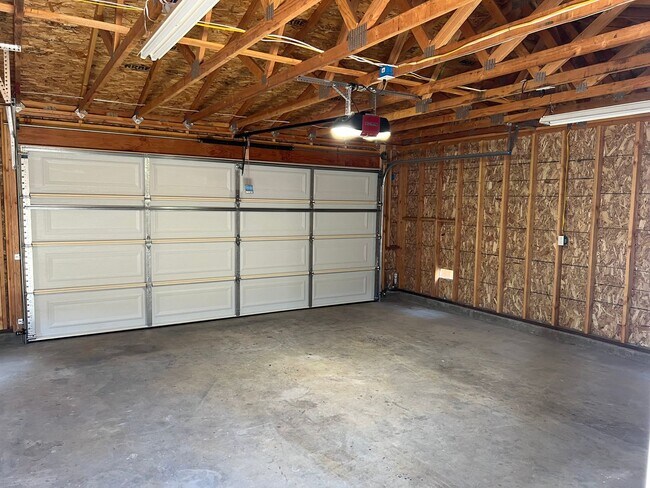 Building Photo - 11570 Duenda Rd