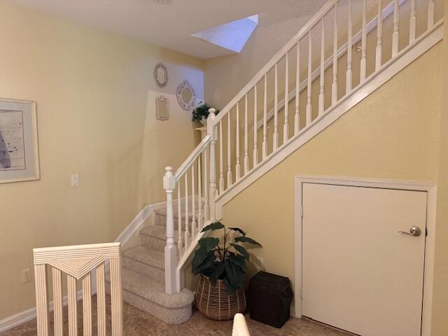 Building Photo - 3171 SW Otter Ln