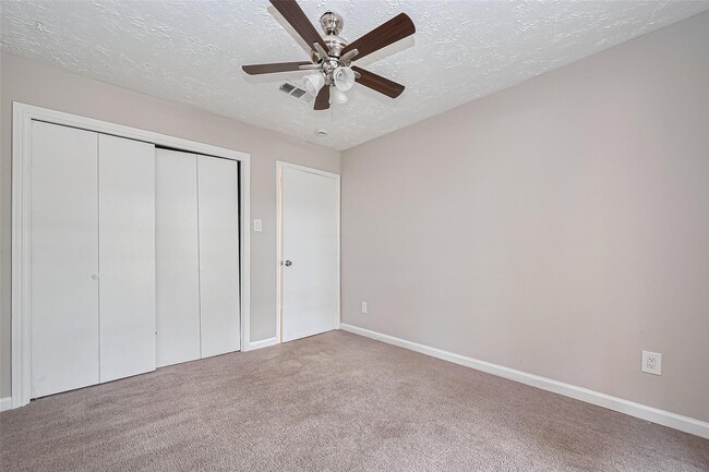 Building Photo - 2606 Lexington Woods Dr