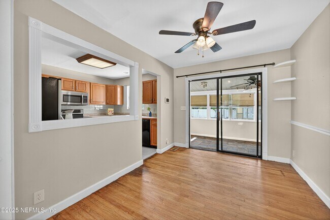 Building Photo - 3424 Cesery Blvd