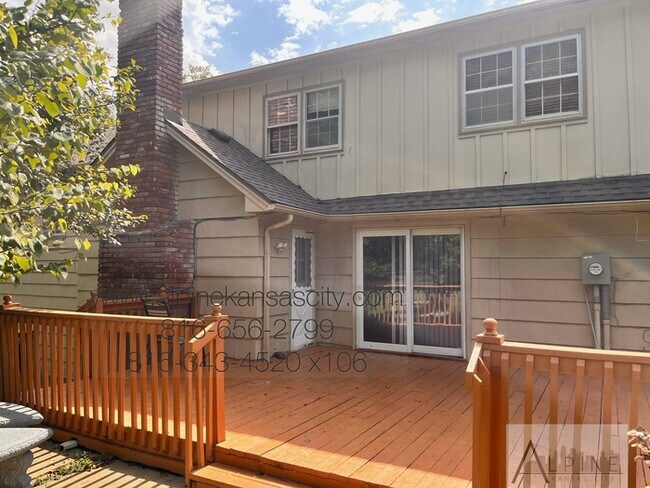 Building Photo - Beautiful Split Level, 5 TRUE Bedrooms!