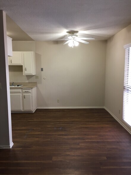 Building Photo - 5422 Quakertown Ave