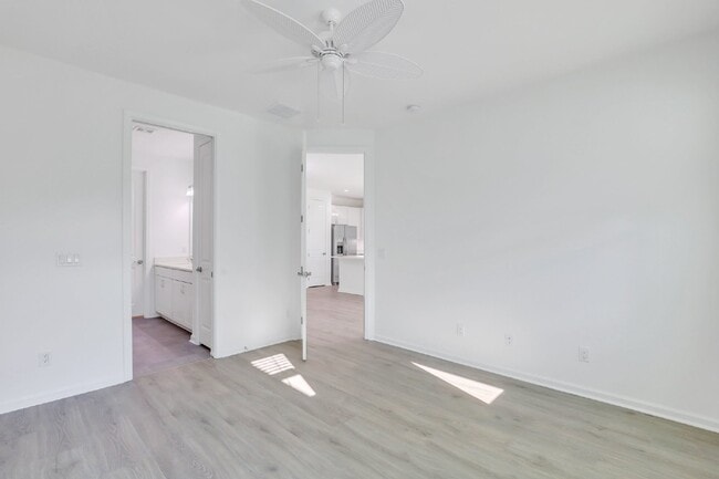 Building Photo - 165 Salty Fin Dr