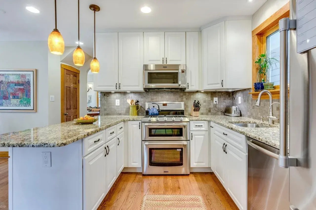 Building Photo - 4021 N Francisco Ave