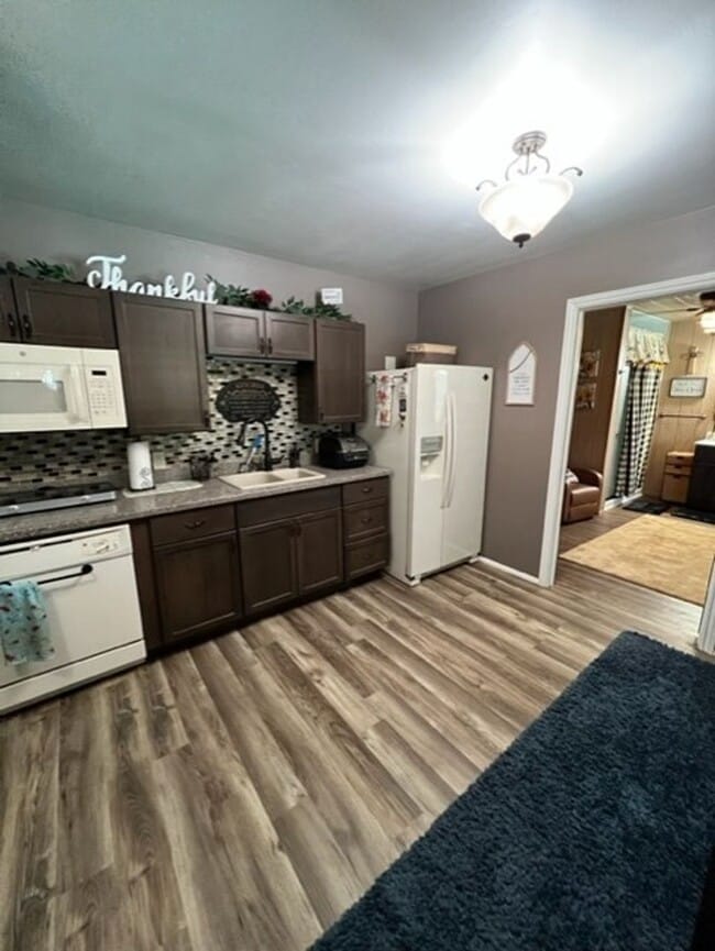 Primary Photo - Fully furnished 1 bedroom