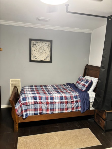 Building Photo - 9319 Rentur Dr