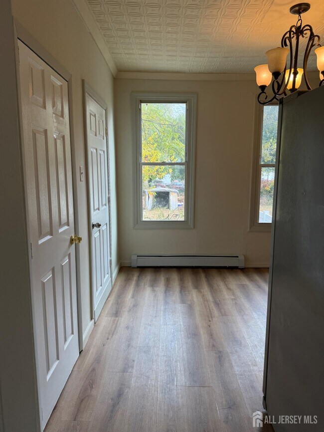 Building Photo - 400 High St