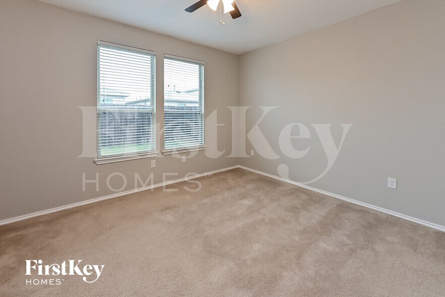 Building Photo - 14711 Myrtle Point Dr