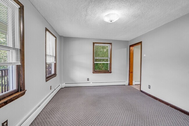 Building Photo - 87 Graniteville Rd