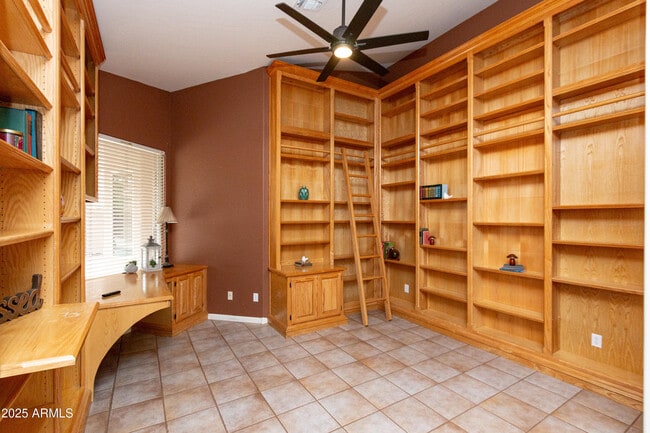 Building Photo - 6321 W Linda Ln