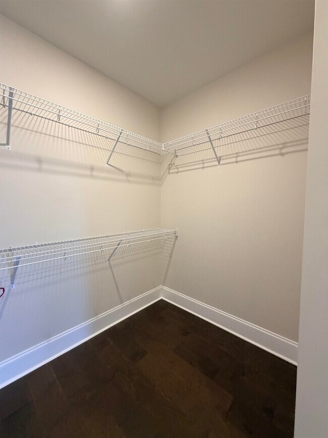 Building Photo - 5742 Vlg Rdg Ln