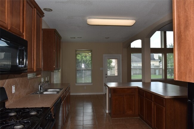 Building Photo - 26307 Meadow Dawn Ln