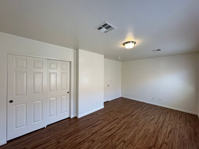 Building Photo - WOODBRIDGE AT PINNACLE PEAKS
