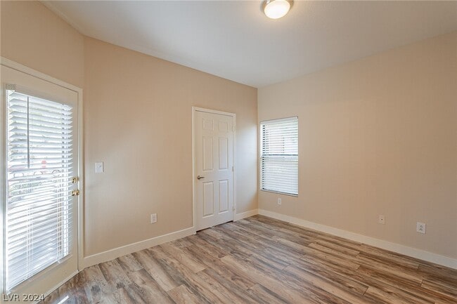 Building Photo - 8250 N Grand Canyon Dr