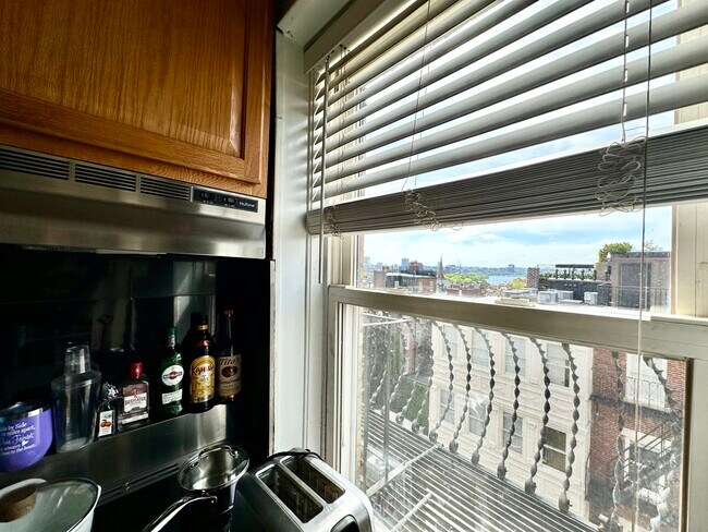 Building Photo - 108 Myrtle St