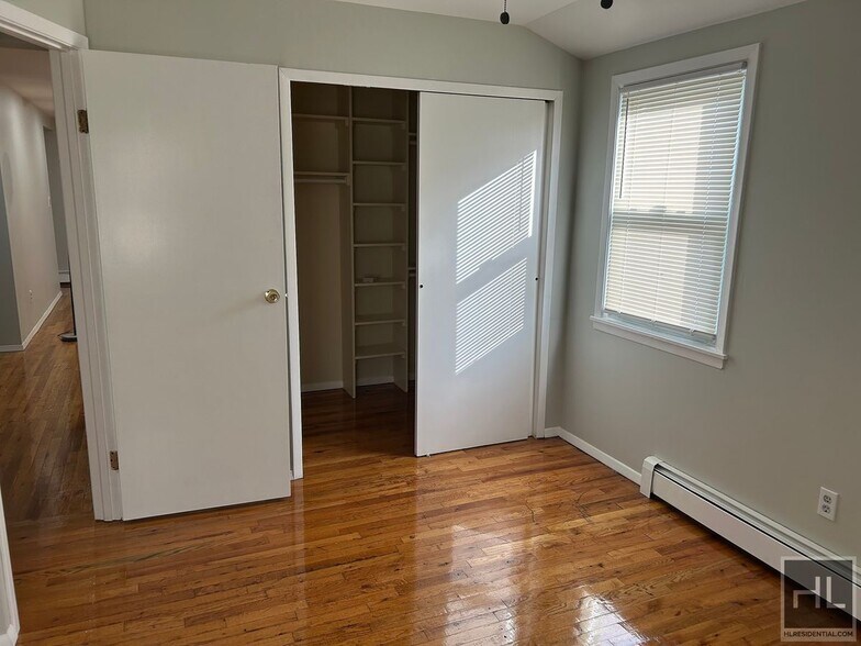 Building Photo - Two Bedroom Bayside Apartment