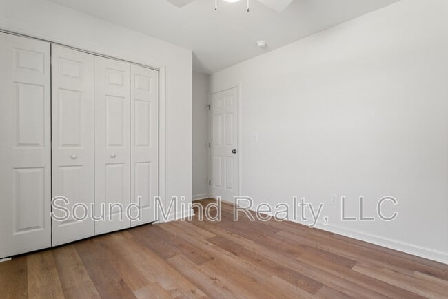 Building Photo - 204 Landmark Dr